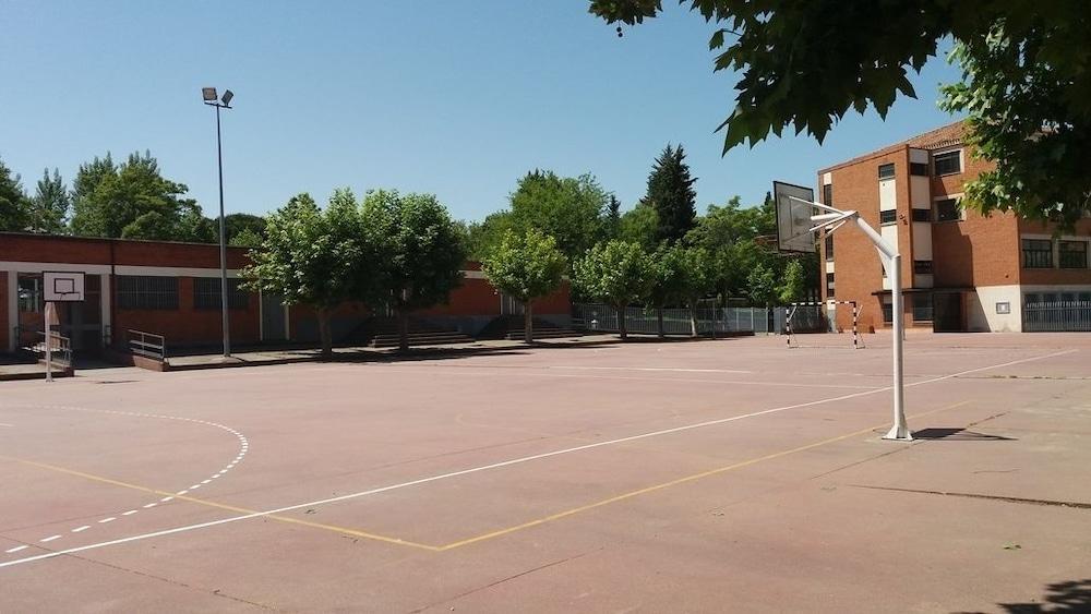 بيت شباب Centro San Viator باياذوليد المظهر الخارجي الصورة